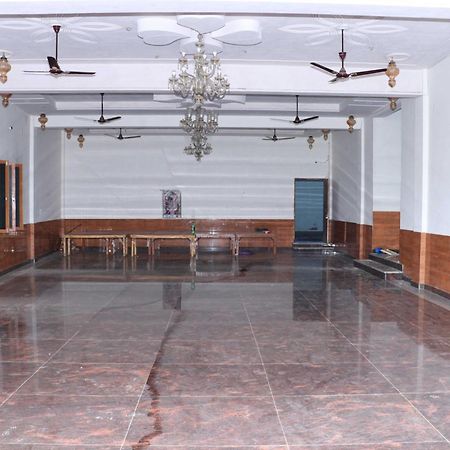 Hotel O Pop Angoori Farm House Mathura Eksteriør bilde