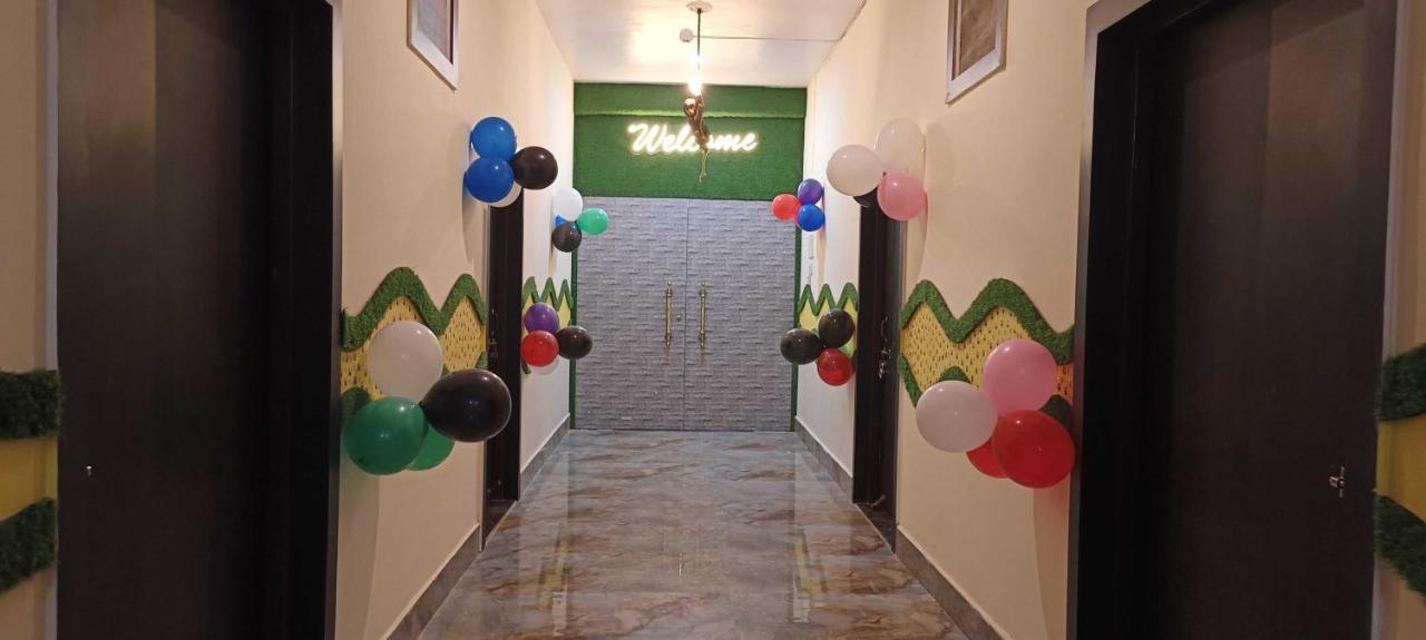 Hotel O Pop Angoori Farm House Mathura Eksteriør bilde